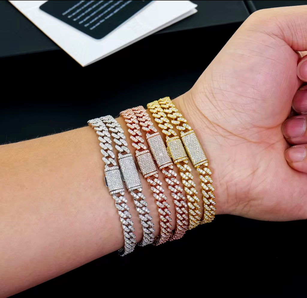 ICED OUT CUBAN BRACELET von NOBEL JEWELRY getragen in Rosegold, Gelbgold und Silber