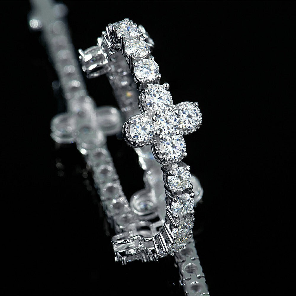 Iced Out Clover Moissanite Armband aus 925 Silber mit VVS-Steinen von NOBEL