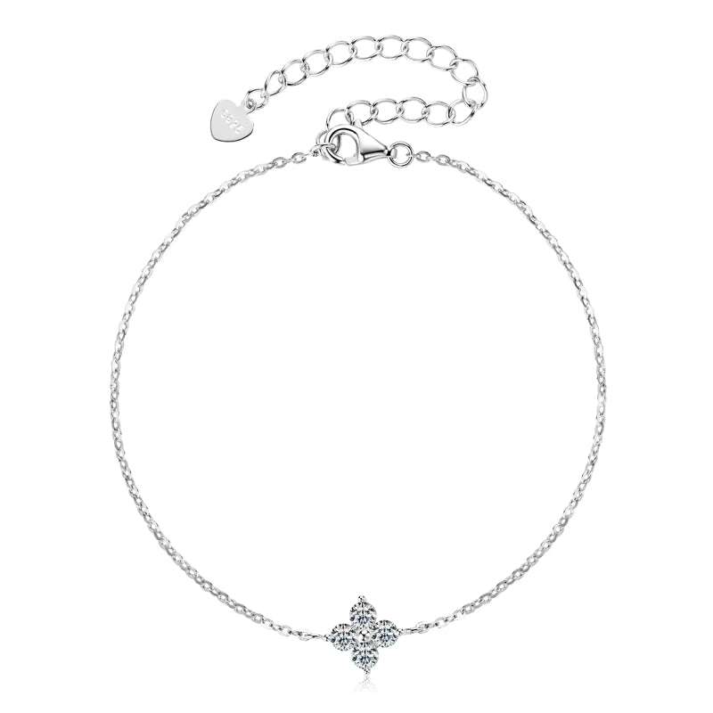 Vergoldetes Rhodium Clover-Armband aus 925 Silber mit funkelnden VS1 Moissanite-Steinen, wasserfest und hautfreundlich – Glänz mit NOBEL Jewelry.