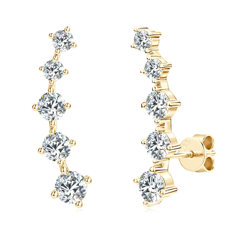 Cascade Glow Ohrringe in 18K Gelbgold aus 925 Silber mit Moissanite-Steinen – fließendes Design, rhodiniert, wasserfest und luxuriös.