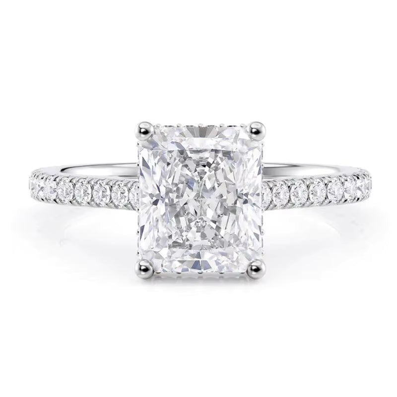 Radiant Promise Ring mit großem rechteckigen Moissanite-Stein – eleganter Verlobungsring aus 925 Silber, hypoallergen und diamantähnlich.